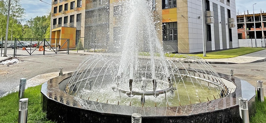 В Квартале «Самоцветы» запущен фонтан